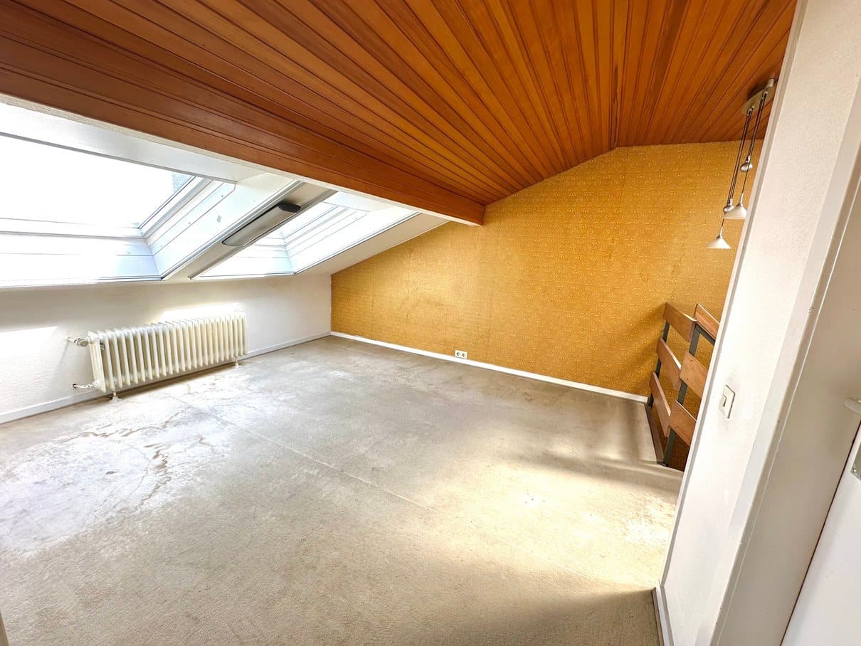 Zweites Zimmer im Dachgeschoss